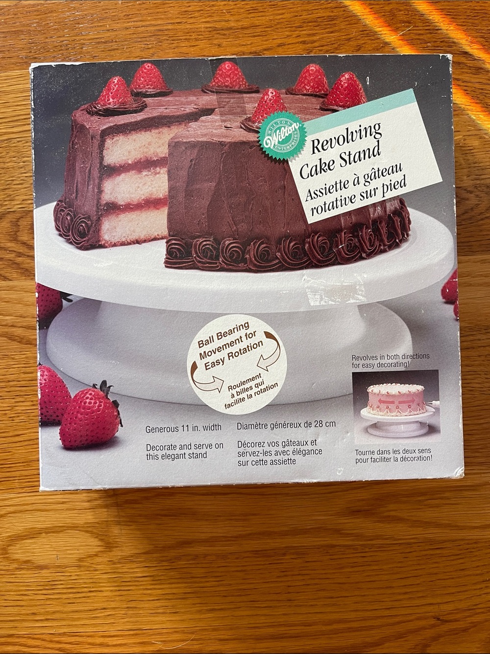 Wilton White revolving Cake Stand